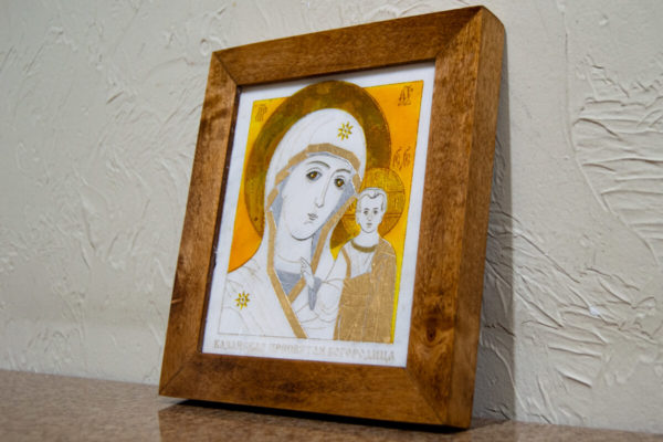 Икона Казанской Богоматери № 17, плоскостная гравированная икона, оформленная художественной эмалью или поталью, фото 2