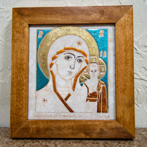 Икона Казанской Богоматери № 16, плоскостная гравированная икона, оформленная художественной эмалью или поталью, фото 1