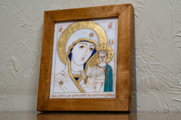 Икона Казанской Богоматери № 31, плоскостная гравированная икона, оформленная художественной эмалью или поталью, фото 2