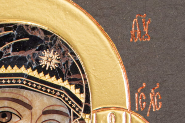 Икона Казанской Богоматери № 1.25-6 из мрамора от Гливи, фото сделано в фирменном салоне в Минске, изображение № 1