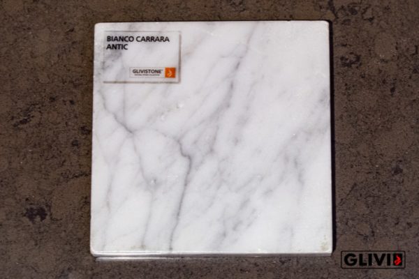 Мрамор Bianco Carrara с обработкой антик, салон Гливи, фото 3