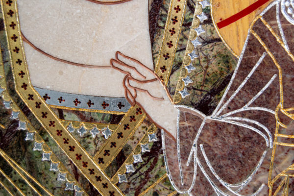 Икона Казанской Богоматери № 1.25-9 из мрамора от Гливи, фото сделано в фирменном салоне в Минске, изображение № 11