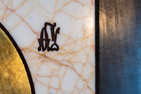 Икона Казанской Богоматери № 1.25-8 из мрамора от Гливи, фото сделано в фирменном салоне в Минске, изображение № 5
