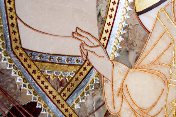 Икона Казанской Богоматери № 1.25-8 из мрамора от Гливи, фото сделано в фирменном салоне в Минске, изображение № 6