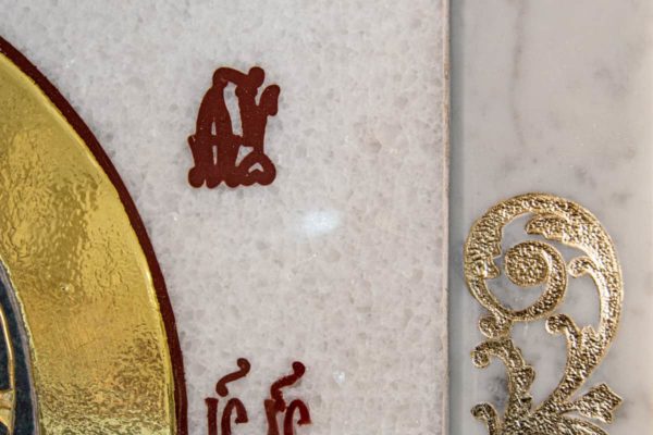Икона Казанской Богоматери № 1.25-11 из мрамора от Гливи, фото сделано в фирменном салоне в Минске, изображение № 5