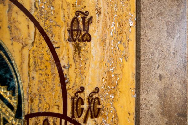 Икона Казанской Богоматери № 1.25-14 из мрамора от Гливи, фото сделано в фирменном салоне в Минске, изображение № 4