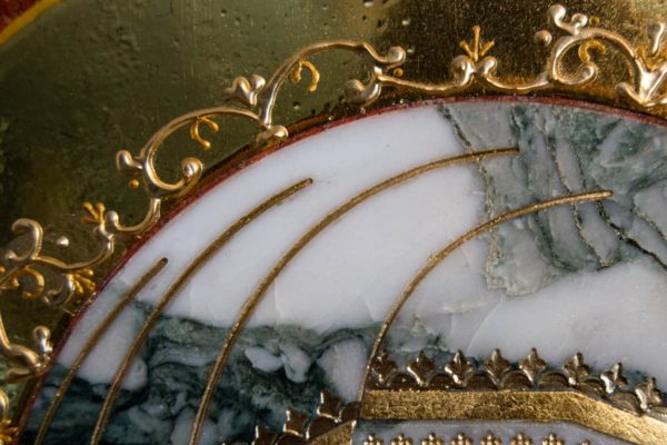 Икона Казанской Богоматери № 1.25-21 из мрамора от Гливи, фото сделано в фирменном салоне в Минске, изображение № 13
