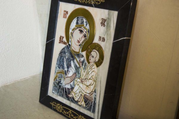 Икона Стокгольмской Божией Матери № 3 из мрамора, камня, изображение, фото 2